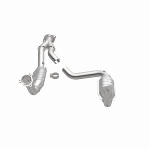 Chevrolet SSR Catalytic Converter - Magnaflow - California Grade CARB Compliant Direct-Fit - 2003