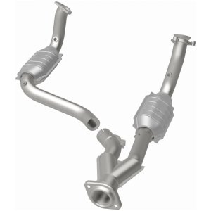 Chevrolet SSR Catalytic Converter - Magnaflow - California Grade CARB Compliant Direct-Fit - 2003