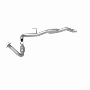 GMC Yukon XL 2500 Catalytic Converter - Magnaflow - California Grade CARB Compliant Direct-Fit - `01-`03