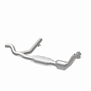 Ford Expedition Catalytic Converter - Magnaflow - California Grade CARB Compliant Direct-Fit - `99-`00