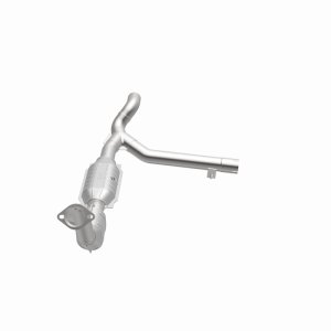 Ford Expedition Catalytic Converter - Magnaflow - California Grade CARB Compliant Direct-Fit - `99-`00