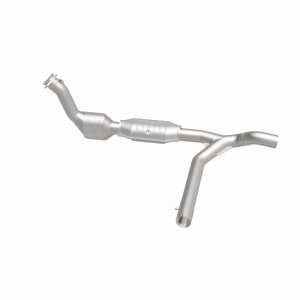 Ford Expedition Catalytic Converter - Magnaflow - California Grade CARB Compliant Direct-Fit - `99-`00
