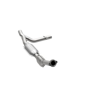 Ford Expedition Catalytic Converter - Magnaflow - Direct-Fit, California Grade CARB Compliant - `97-`01