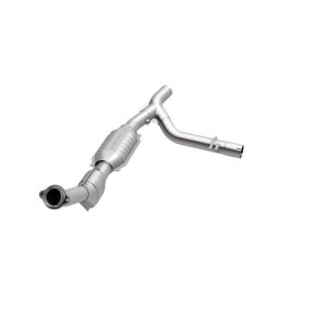 Ford Expedition Catalytic Converter - Magnaflow - Direct-Fit, California Grade CARB Compliant - `97-`01