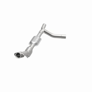 Ford E-150 Econoline Catalytic Converter - Magnaflow - Direct-Fit - `00-`02