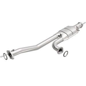 Toyota Tundra Catalytic Converter - Rear - Magnaflow - California Grade CARB Compliant Direct-Fit - `00-`02