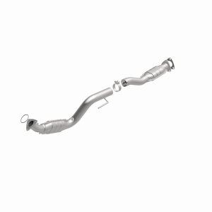 GMC Savana 3500 Catalytic Converter - Passenger Side - Magnaflow - California Grade CARB Compliant Direct-Fit - `03-`05