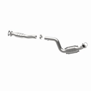 GMC Savana 3500 Catalytic Converter - Passenger Side - Magnaflow - California Grade CARB Compliant Direct-Fit - `03-`05