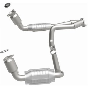 Chevrolet Silverado 1500 Catalytic Converter - Magnaflow - California Grade CARB Compliant Direct-Fit - 2002