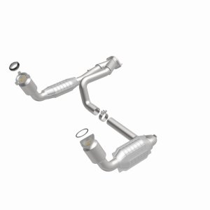 Chevrolet Silverado 1500 Catalytic Converter - Magnaflow - California Grade CARB Compliant Direct-Fit - 2002