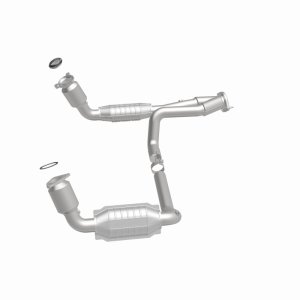Chevrolet Silverado 1500 Catalytic Converter - Magnaflow - California Grade CARB Compliant Direct-Fit - 2002