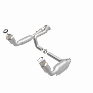 Chevrolet Silverado 1500 Catalytic Converter - Magnaflow - California Grade CARB Compliant Direct-Fit - 2002