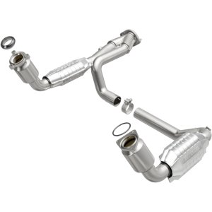 Chevrolet Silverado 1500 Catalytic Converter - Magnaflow - California Grade CARB Compliant Direct-Fit - 2002