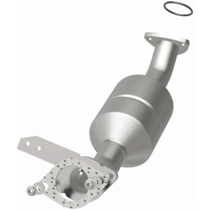 Cadillac CTS Catalytic Converter - Magnaflow - California Grade CARB Compliant Direct-Fit - 2003