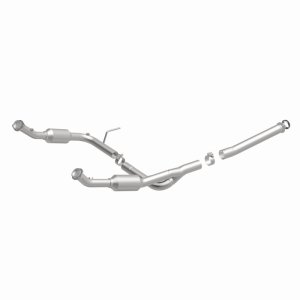 Ford Explorer Catalytic Converter - Underbody - Magnaflow - California Grade CARB Compliant Direct-Fit - `04-`05