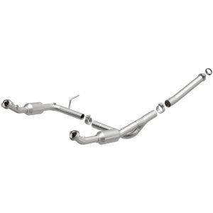 Ford Explorer Catalytic Converter - Underbody - Magnaflow - California Grade CARB Compliant Direct-Fit - `04-`05 Ford Explorer Catalytic Converter - Underbody - Magnaflow - California Grade CARB Compliant Direct-Fit - `04-`05