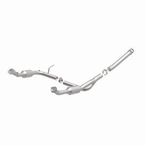 Ford Explorer Catalytic Converter - Underbody - Magnaflow - California Grade CARB Compliant Direct-Fit - `04-`05