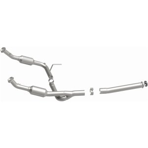 Ford Explorer Catalytic Converter - Underbody - Magnaflow - California Grade CARB Compliant Direct-Fit - `04-`05