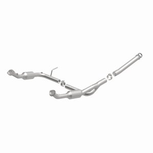 Ford Explorer Catalytic Converter - Underbody - Magnaflow - California Grade CARB Compliant Direct-Fit - `04-`05