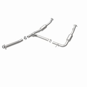 Ford Explorer Catalytic Converter - Underbody - Magnaflow - California Grade CARB Compliant Direct-Fit - `04-`05