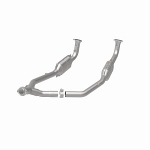 Land Rover Discovery Catalytic Converter - Underbody - Magnaflow - California Grade CARB Compliant Direct-Fit - 2003