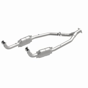 Land Rover Discovery Catalytic Converter - Underbody - Magnaflow - California Grade CARB Compliant Direct-Fit - 2003