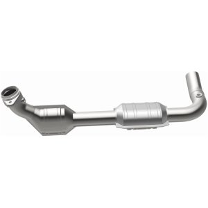 Ford E-150 Catalytic Converter - Driver Side - Magnaflow - California Grade CARB Compliant Direct-Fit - `00-`04