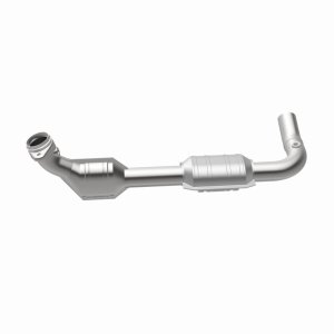 Ford E-150 Club Wagon Catalytic Converter - Driver Side - Magnaflow - California Grade CARB Compliant Direct-Fit - `03-`04