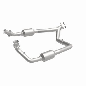 Ford E-250 Catalytic Converter - Magnaflow - California CARB Compliant Direct-Fit - 2003