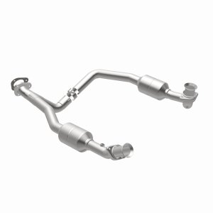 Ford E-250 Catalytic Converter - Magnaflow - California CARB Compliant Direct-Fit - 2003