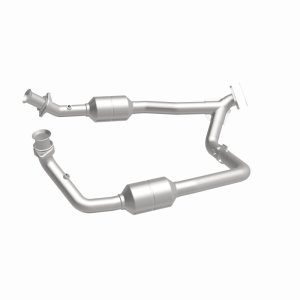 Ford E-250 Catalytic Converter - Magnaflow - California CARB Compliant Direct-Fit - 2003