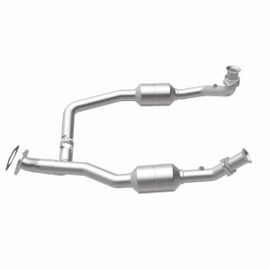 Ford E-350 Super Duty Catalytic Converter - Magnaflow - California CARB Compliant Direct-Fit - 2003