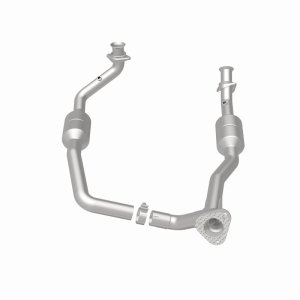 Ford E-350 Super Duty Catalytic Converter - Magnaflow - California CARB Compliant Direct-Fit - 2003