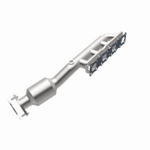 Nissan Pathfinder Armada Catalytic Converter - Magnaflow - Direct-Fit, CARB Compliant - 2004