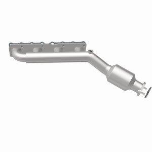 Nissan Pathfinder Armada Catalytic Converter - Magnaflow - Direct-Fit, CARB Compliant - 2004