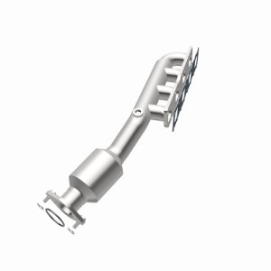 Nissan Pathfinder Armada Catalytic Converter - Magnaflow - Direct-Fit, CARB Compliant - 2004