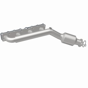 Nissan Pathfinder Armada Catalytic Converter - Magnaflow - Direct-Fit, CARB Compliant - 2004