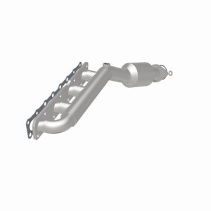Nissan Titan Catalytic Converter - Magnaflow - Direct-Fit, CARB Compliant - 2004