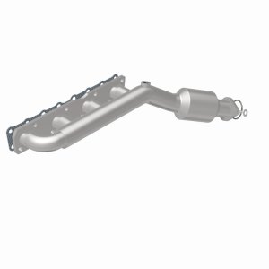 Nissan Titan Catalytic Converter - Magnaflow - Direct-Fit, CARB Compliant - 2004