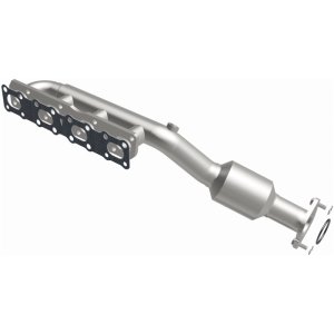 Nissan Pathfinder Armada Catalytic Converter - Magnaflow - Direct Fit - 2004