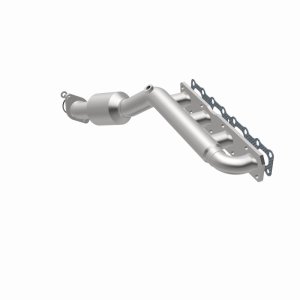 Nissan Pathfinder Armada Catalytic Converter - Magnaflow - Direct Fit - 2004