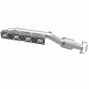 Nissan Titan Catalytic Converter - Magnaflow - Direct Fit - 2004