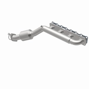 Nissan Titan Catalytic Converter - Magnaflow - Direct Fit - 2004