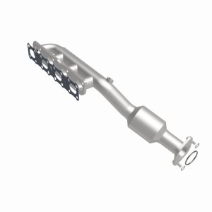 Nissan Titan Catalytic Converter - Magnaflow - Direct Fit - 2004