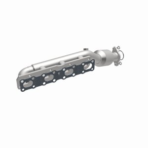 Nissan Titan Catalytic Converter - Magnaflow - Direct Fit - 2004
