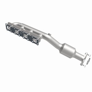 Nissan Titan Catalytic Converter - Magnaflow - Direct Fit - 2004
