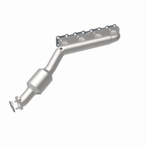 Nissan Titan Catalytic Converter - Magnaflow - Direct Fit - 2004