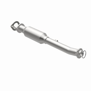 Nissan Titan Catalytic Converter - Magnaflow - Direct-Fit - 2004