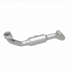 Ford Expedition Catalytic Converter - Magnaflow - Direct Fit - `05-`06