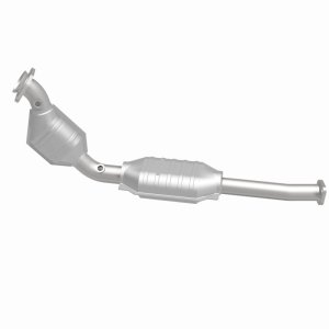 Ford Crown Victoria Catalytic Converter - Magnaflow - OEM Grade Direct-Fit - `03-`11